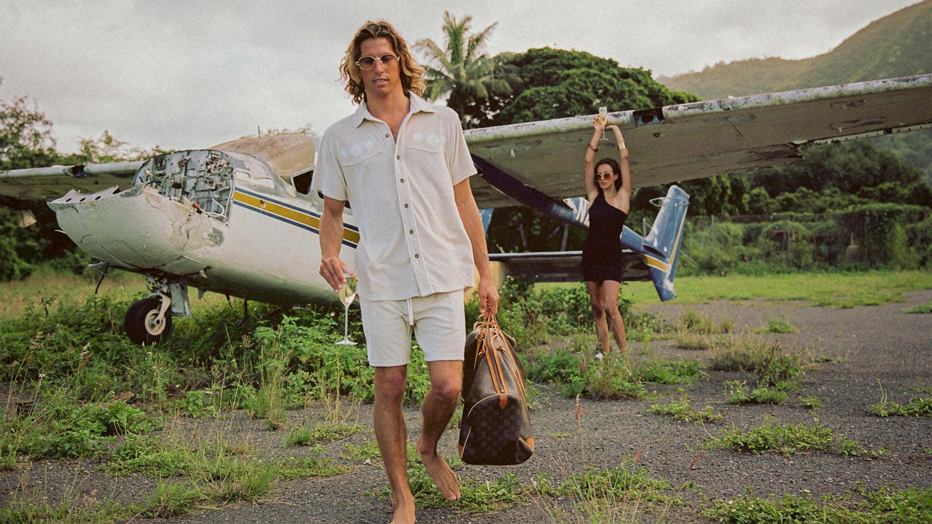 couple wearing dandy del cloths