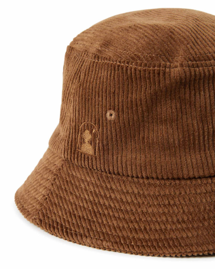 dandy del brown hat